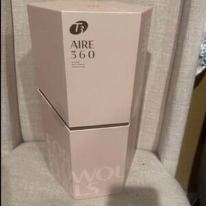 This is the Aire 360 (For Blowouts & Curls) set.